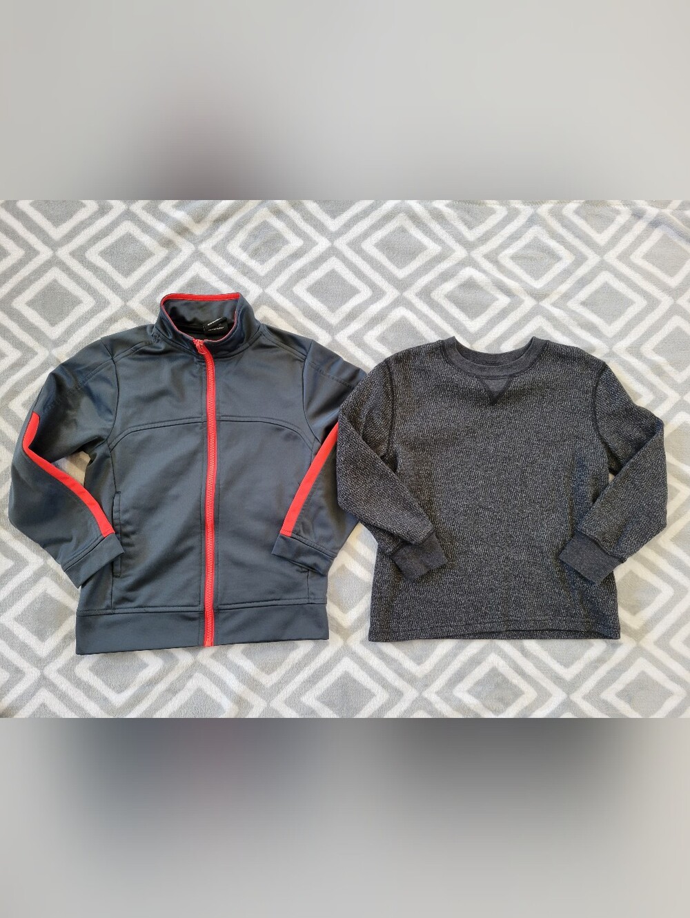 Boys size 4-5 shirt and zip up bundle